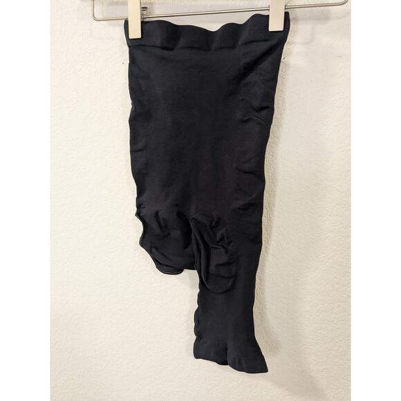 SKIMS Women's Size Small Shapewear Solution Shorts Left Leg Exposed in Black - Picture 5 of 5